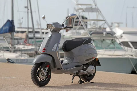 Vespa Sprint Sport scooter